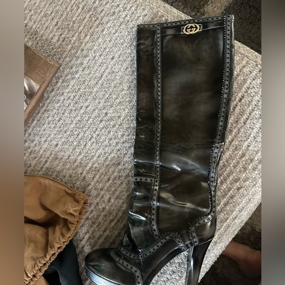 GUCCI GG BLACK/GRAY PATENT LEATHER BOOTS, SIZE 37.5 - Picture 2 of 14